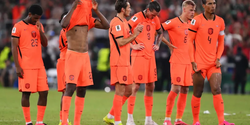 الهولنديون يهاجمون اللاعبين الذين ضيعوا ضريات الجزاء أمام المغرب بمناشر تضرب في أصولهم و إجراءات قانونية تلوح في الأفق