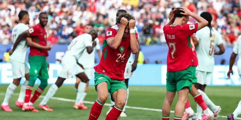 شبهوه بمنتخب 2012.. الصحف المغربية تشن هجوما على الاداء الباهث للمنتخب المغربي امام فرنسا